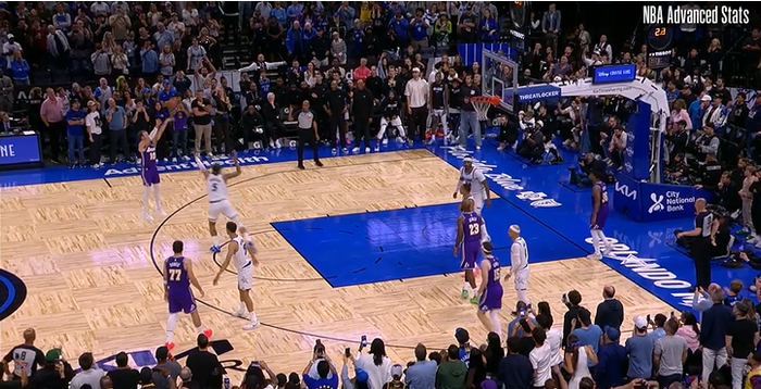 湖人逆转魔术肯纳德绝杀三分助队豪取九连胜