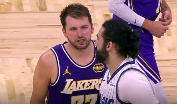 湖人逆转魔术肯纳德绝杀三分助队豪取九连胜