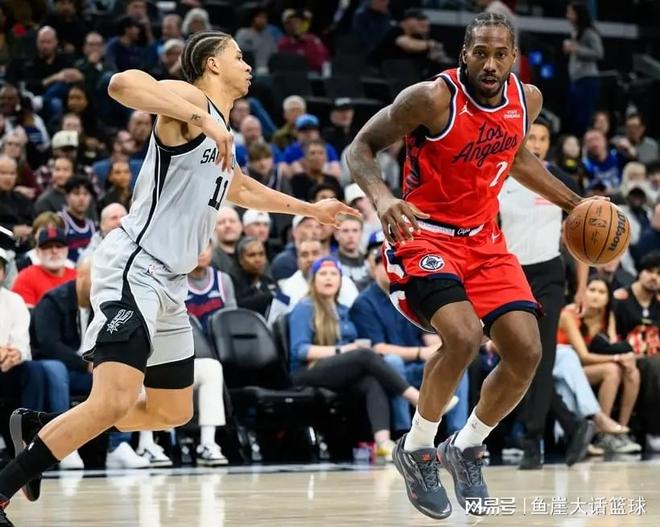 快船主场惨败马刺 内线短板暴露伦纳德带伤奋战