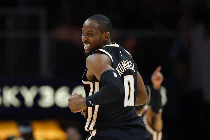 库明加两战砍双十引交易风波 老鹰或以降薪换未