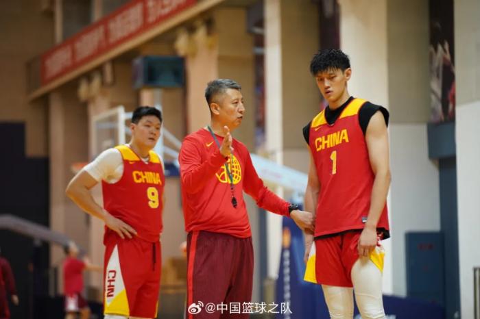 郭士强执教中国男篮在亚洲杯预选赛取得两连胜