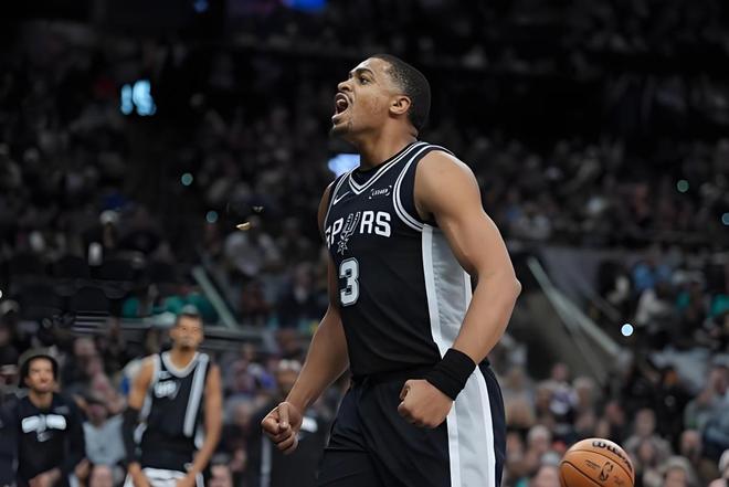 马刺60胜创9年新高 重建之路见证新生代崛起