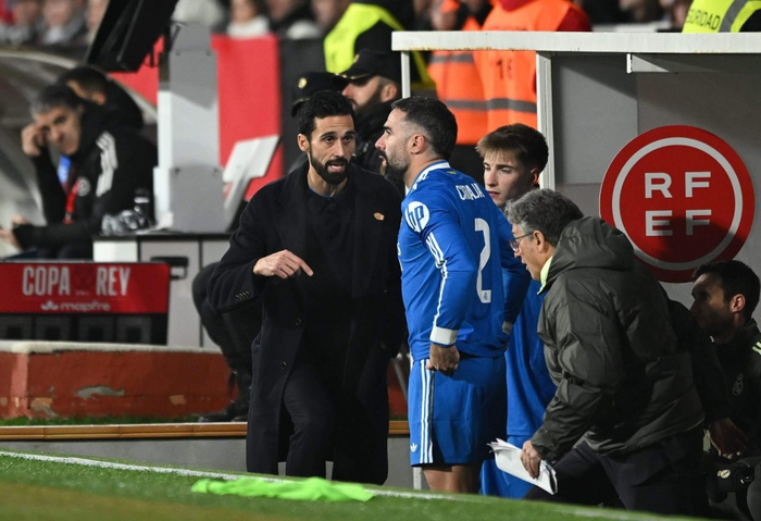 皇马右后卫卡瓦哈尔与主帅阿韦洛亚矛盾升级 未