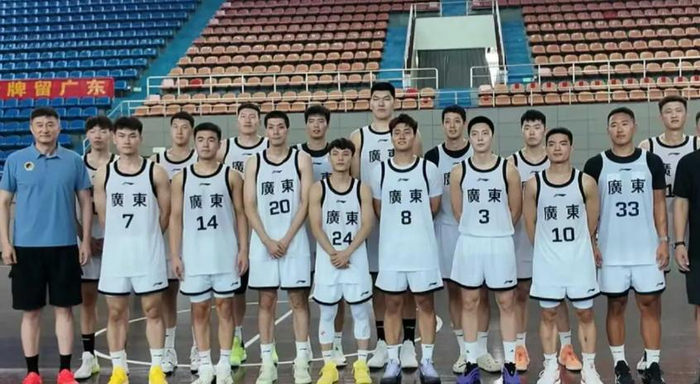 广东队绝境逆转广州队 创CBA31年八强神迹